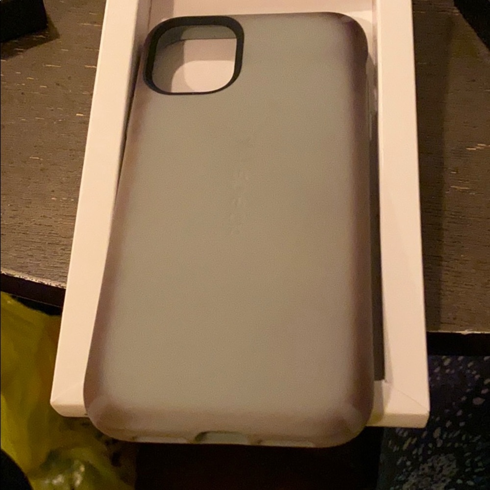 iPhone 11 case - Picture 2 of 3